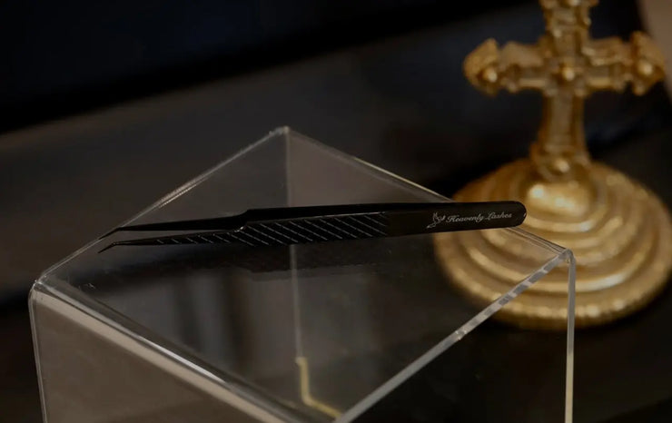 Skinny Diamond cut isolation tweezers Heavenly lashes
